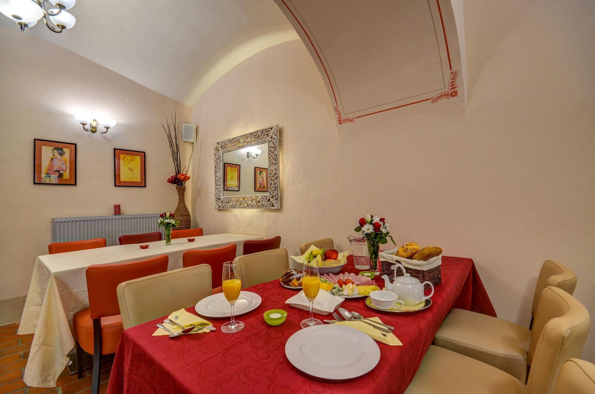 Hotel Edward Kelly Český Krumlov Dış mekan fotoğraf
